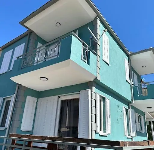 Elegant In 5 Min Walk To Sea & Center 别墅 *