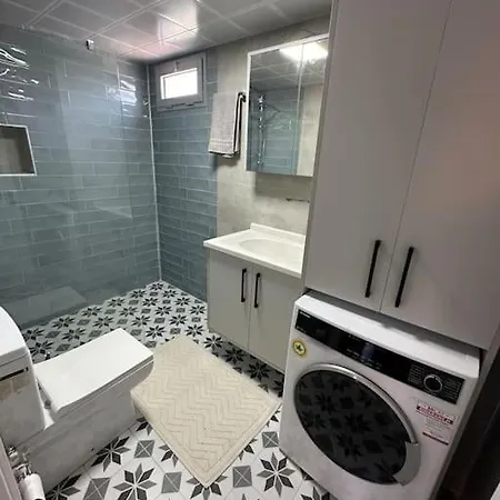 Elegant In 5 Min Walk To Sea & Center Кушадасы