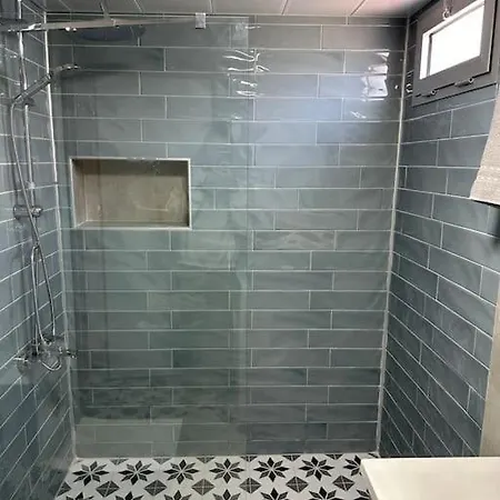 Villa Elegant In 5 Min Walk To Sea & Center