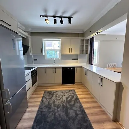 Elegant In 5 Min Walk To Sea & Center Villa