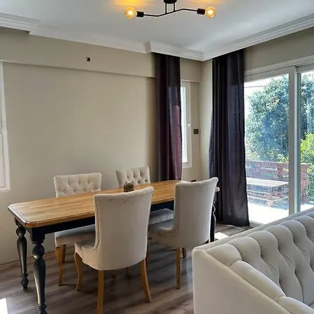 Villa Elegant In 5 Min Walk To Sea & Center