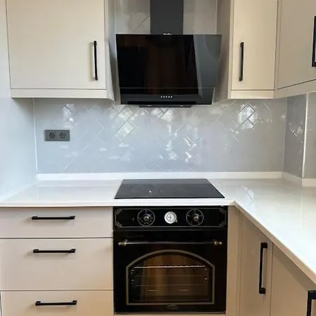 Elegant In 5 Min Walk To Sea & Center Villa Kusadası