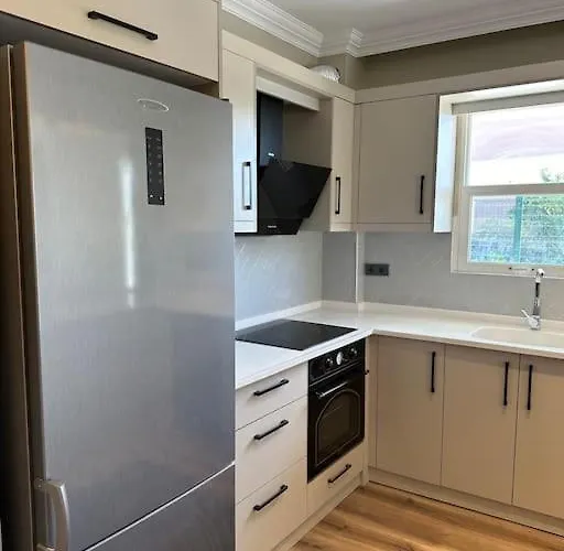 Villa Elegant In 5 Min Walk To Sea & Center Kusadası