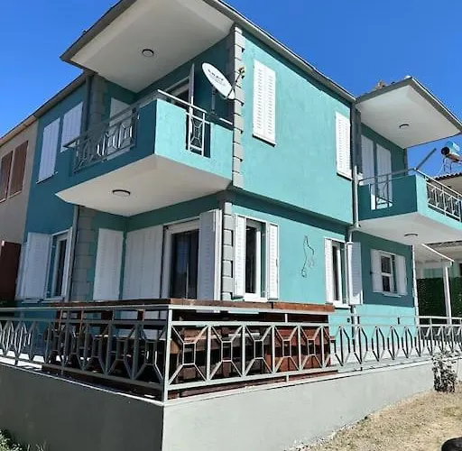 Villa Elegant In 5 Min Walk To Sea & Center Kusadası